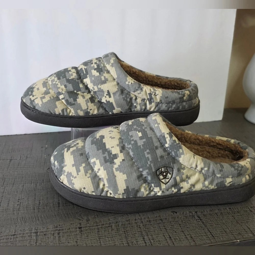 Ariat Men's Clog Slippers With Faux Shearling Size 9